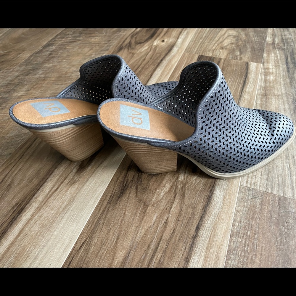 DV by Dolce Vita| Kenli Laser Cut Grey Mule Heels // 8